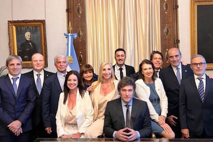 Javier Milei y su equipo de ministros
