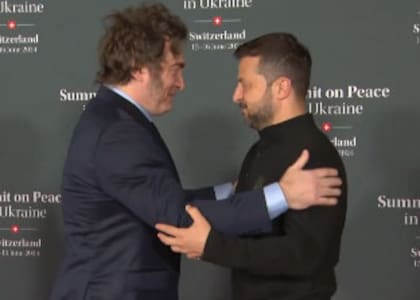 Javier Milei y Volodimir Zelensky, en Suiza