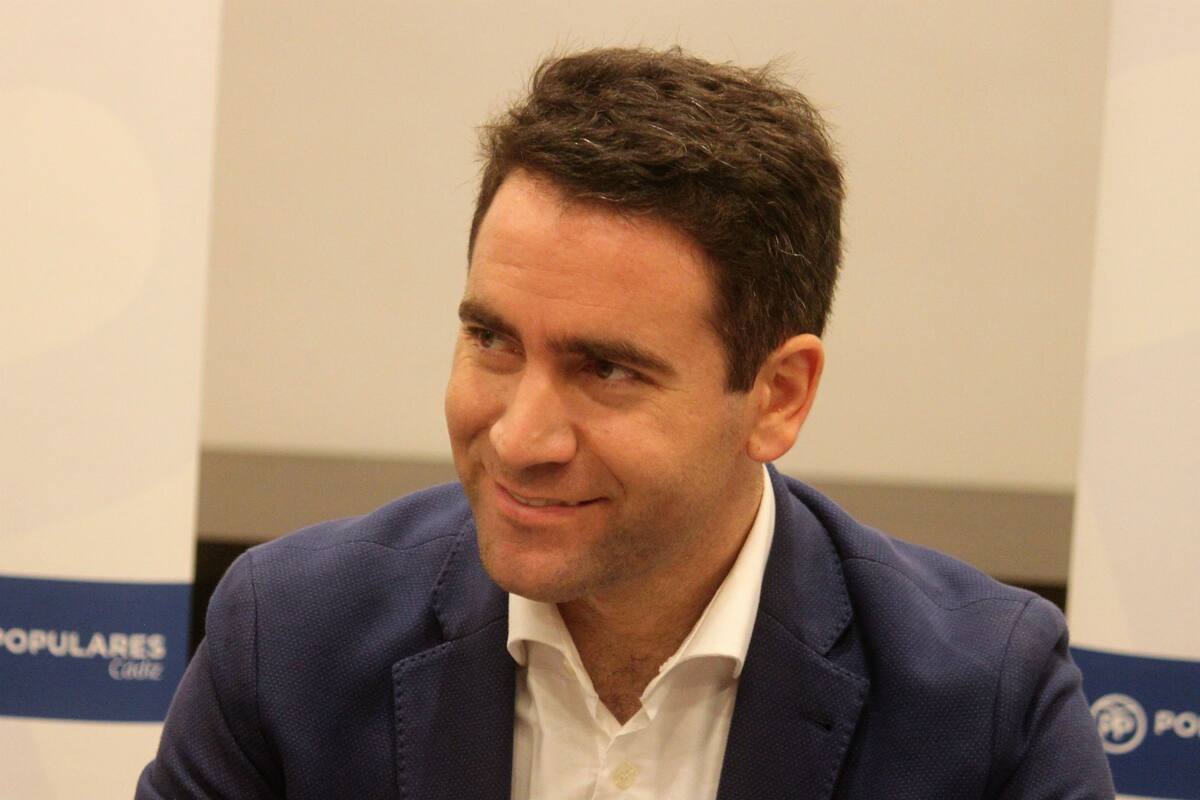 Javier Ortega Smith, líder de VOX en Andalucía, se reunió con su par del PP, Juan Manuel Moreno Bonilla