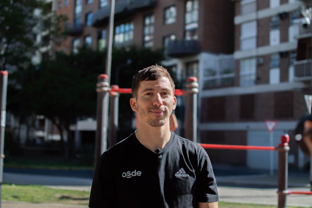 Javier Pessino, profesor de Educación Física y especialista en calistenia.