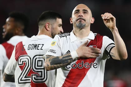 Javier Pinola ya se recibió de técnico; el defensor podría acompañar a Demichelis en la conducción de River