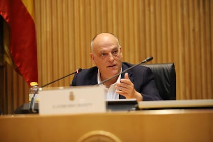 Javier Tebas, el presidente de LaLiga, lucha contra el comercio pirata de las imágenes del torneo español y logró que no solamente se pudiera condenar a los distribuidores, sino también a los consumiradores.