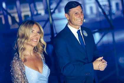 Javier y Paula se conocieron en 1992 en Remedios de Escalada y nunca más se separaron. Hoy viven entre el Lago di Como y Milán junto a sus tres hijos, Sol, Tomás e Ignacio