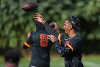 Jayden Daniels deja atrás temores por el codo y los Commanders evaluarán si juega ante Colts
