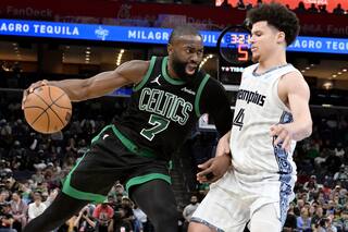 Jaylen Brown anota 30 puntos y los Celtics remontan para vencer 117 a 112 a los Grizzlies