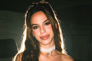 Tiene 31 años, es la hija de un gran galán de las telenovelas y ahora se lanza como cantante