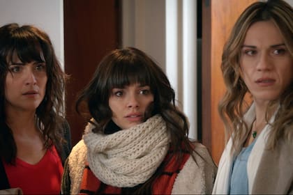 Jazmín, Bárbara y Emma frente a una revelación desconcertante.