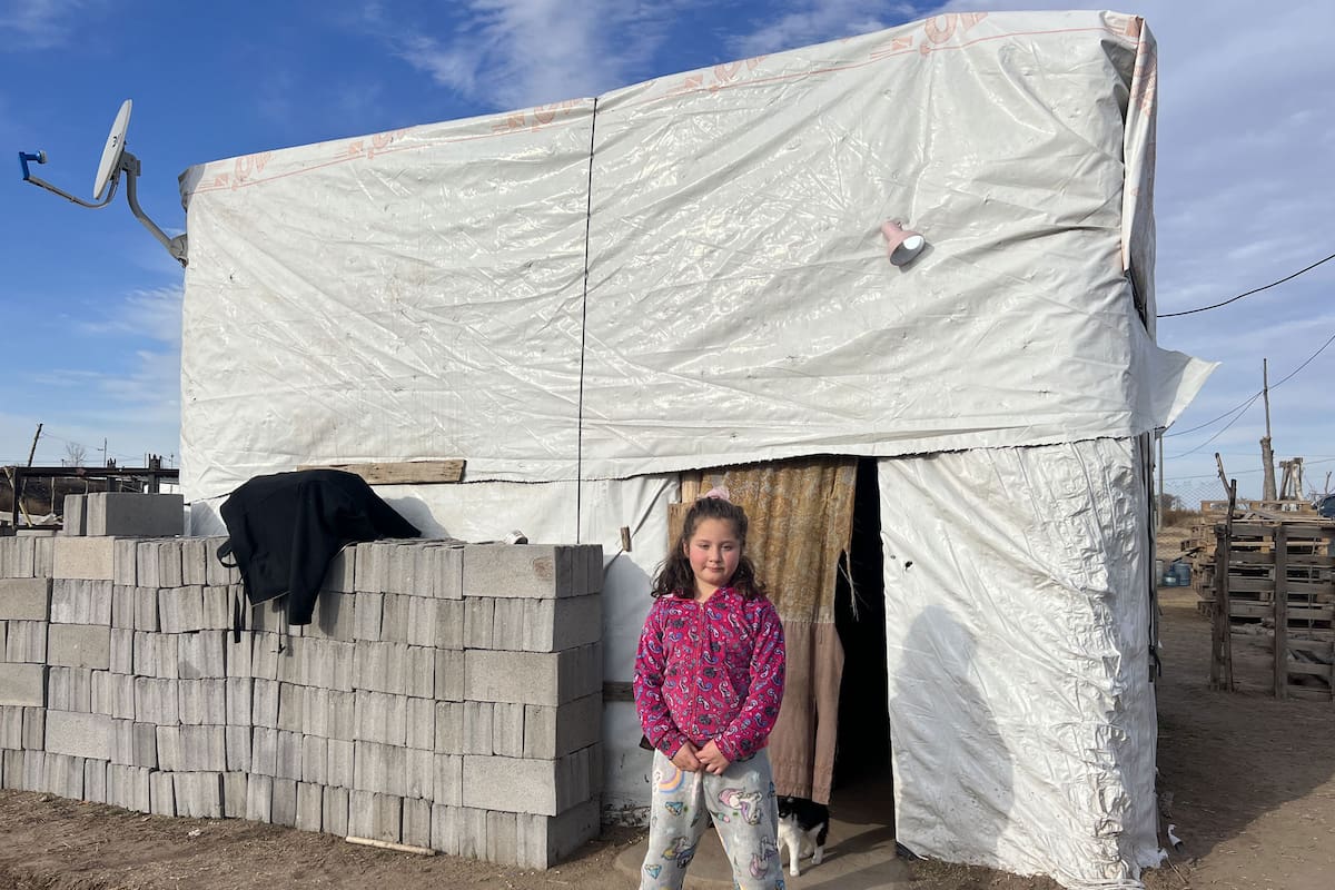 Jazmín Riveros vive junto a sus papás en una casilla en el asentamiento Eva Perón III, en Villa Mercedes, San Luis