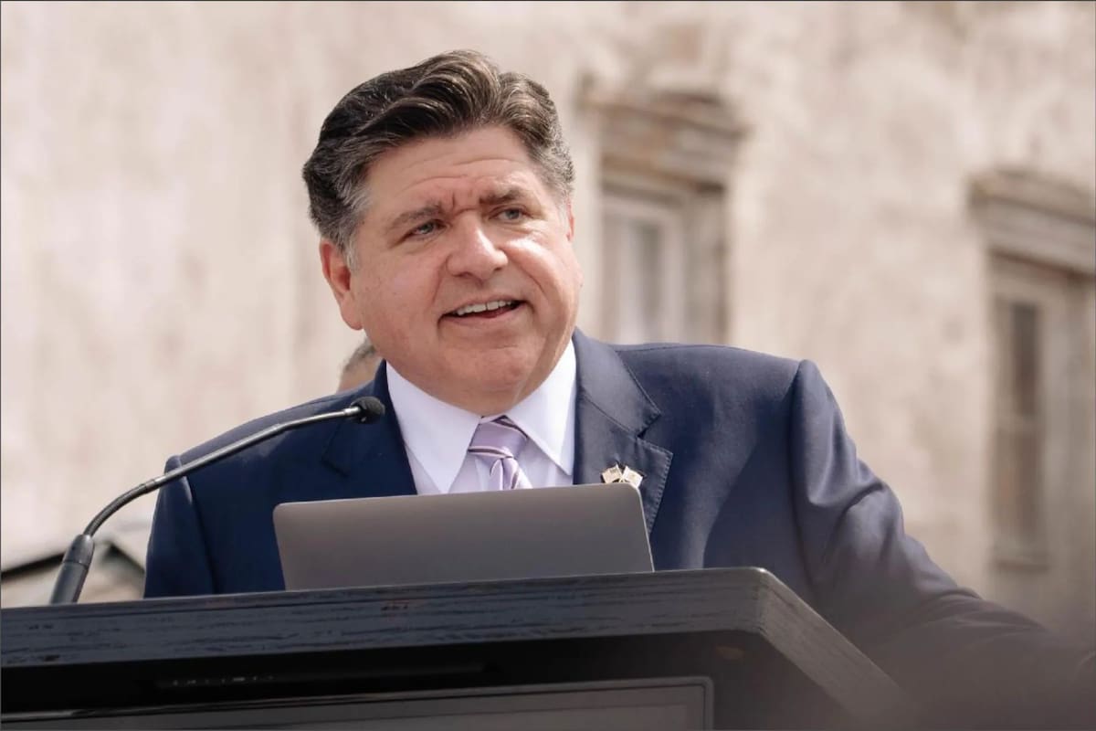 JB Pritzker criticó al gobierno federal por el precio de la gasolina