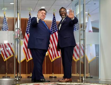 JB Pritzker defendió la gestión del alcalde Johnson en materia de seguridad