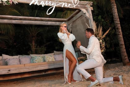 Jean Dousset, tataranieto de
Louis-François Cartier, diseñó su último anillo
de compromiso. El artesano, inspirado en la
capital de Francia, llamó a la joya “París”