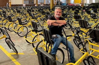 Del deporte paralímpico al sueño de donar bicicletas adaptadas