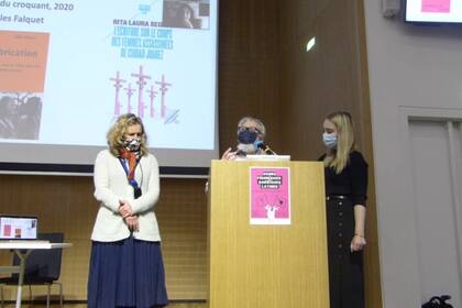 Jean Michel Bouvier, padre de Cassendre, al hablar ayer en el campus Condorcet, de la Universidad Sorbonne Nouvelle de París
