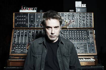 Jean-Michel Jarre presenta el Electronica World Tour este jueves en el Luna Park. "Es uno de los proyectos más sofisticados y ambiciosos que he hecho", asegura