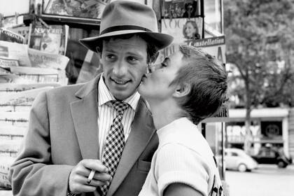 Jean Seberg en Sin Aliento junto a Jean Paul Belmondo.