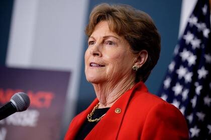 Jeanne Shaheen, principal demócrata del Comité de Relaciones Exteriores del Senado, pidió explicaciones por la ayuda a la Argentina