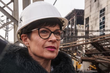 Jefa de ampliación de la UE dice que ingreso de Ucrania es inevitable pese a objeciones de Hungría