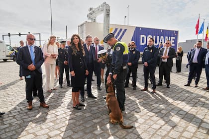 Jefa de seguridad nacional de Estados Unidos se reúne con primer ministro belga para abordar el narc