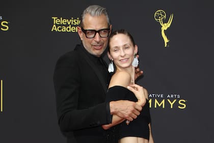 Jeff Goldblum y Emilie Livingston, a quien conoció en 2014