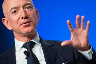 Jeff Bezos se convirtió en el hombre más rico del mundo gracias a Amazon pero hoy su gran desvelo es el futuro de Blue Origin