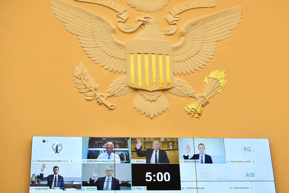 Jeff Bezos, Mark Zuckerberg, Sundar Pichai y Tim Cook juran ante el Subcomité Judicial de la Cámara de Defensa de la Competencia, Derecho Comercial y Administrativo el 29 de julio de 2020