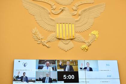 Jeff Bezos, Mark Zuckerberg, Sundar Pichai y Tim Cook juran ante el Subcomité Judicial de la Cámara de Defensa de la Competencia, Derecho Comercial y Administrativo el 29 de julio de 2020