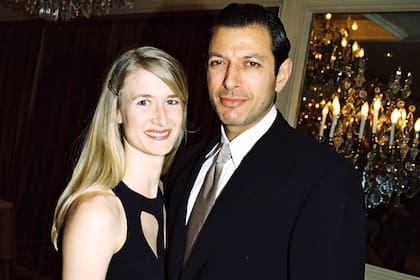 Jeff Goldblum junto a Laura Dern, de quien se enamoró después de conocerla en el set