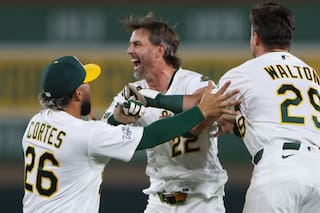 Jeff McNeil conecta sencillo ganador y da a los Atléticos triunfo 6-5 ante Azulejos