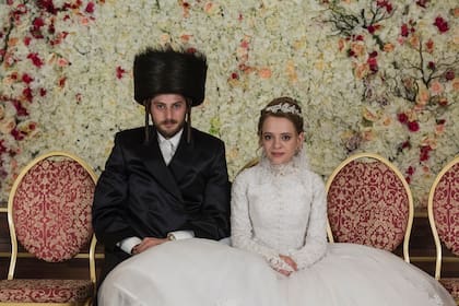 Una típica boda de la comunidad judía ortodoxa, tal como se muestra en la serie de Netflix