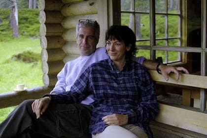Jeffrey Epstein junto a Ghislaine Maxwell en Balmoral