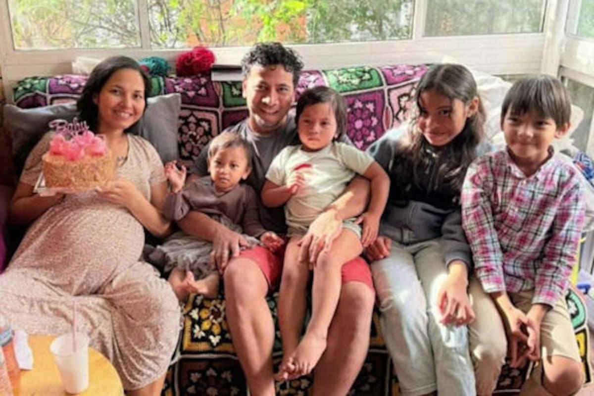 Jenitar Sau Na'amoana y su esposo ya tenían cuatro hijos cuando recibieron la inesperada noticia del embarazo de cuatrillizas idénticas