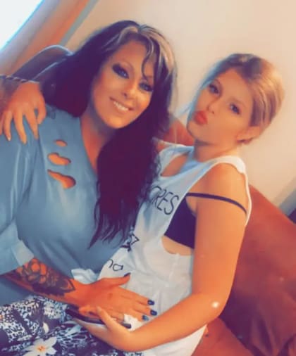 Jenn Holifield y su hija Blaze hicieron un reclamo tras lo sucedido (Foto: ladbible.com/)