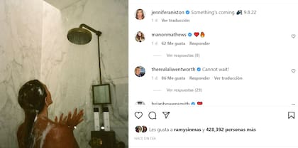 Jennifer Aniston compartió una foto en la ducha en su perfil y revolucionó Instagram.