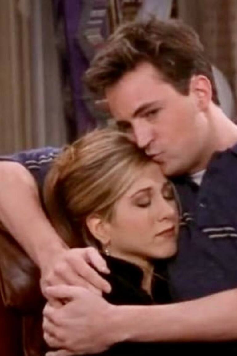 Jennifer Aniston y Matthew Perry como Rachel Green y Chandler Bing en Friends