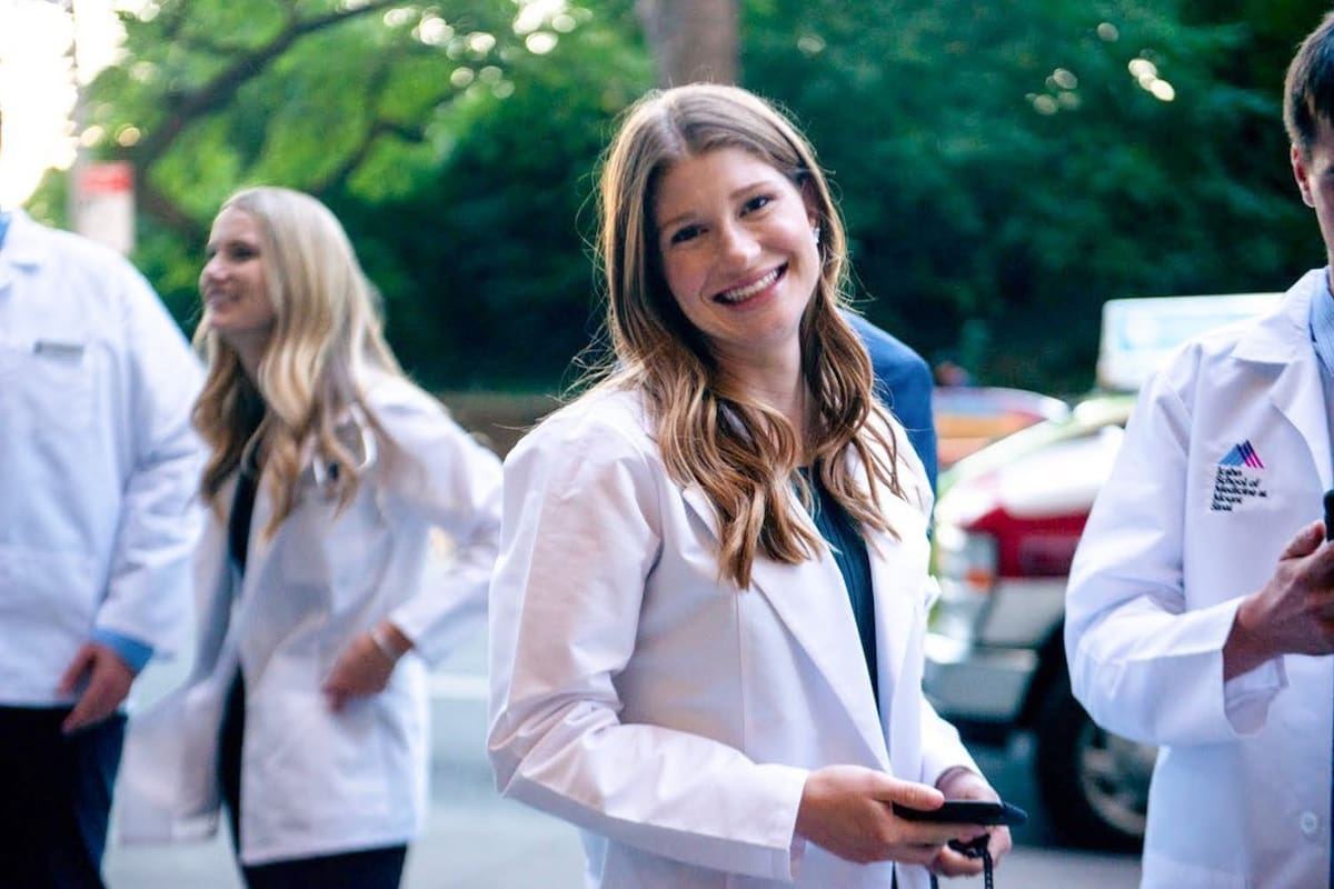 Jennifer Gates, la hija del cofundador de Microsoft, Bill Gates, ofreció una opinión contundente sobre la vacuna contra el coronavirus y también habló de las teorías conspirativas alrededor de su padre