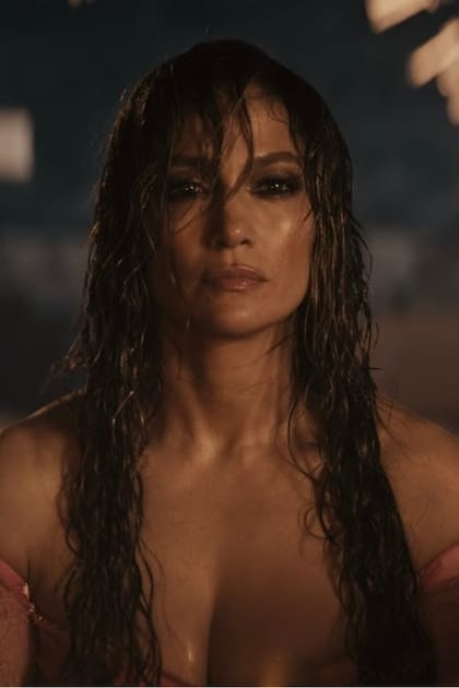 Jennifer Lopez en This Is Me...Now, una secuencia del film autorreferencial disponible en Amazon Prime