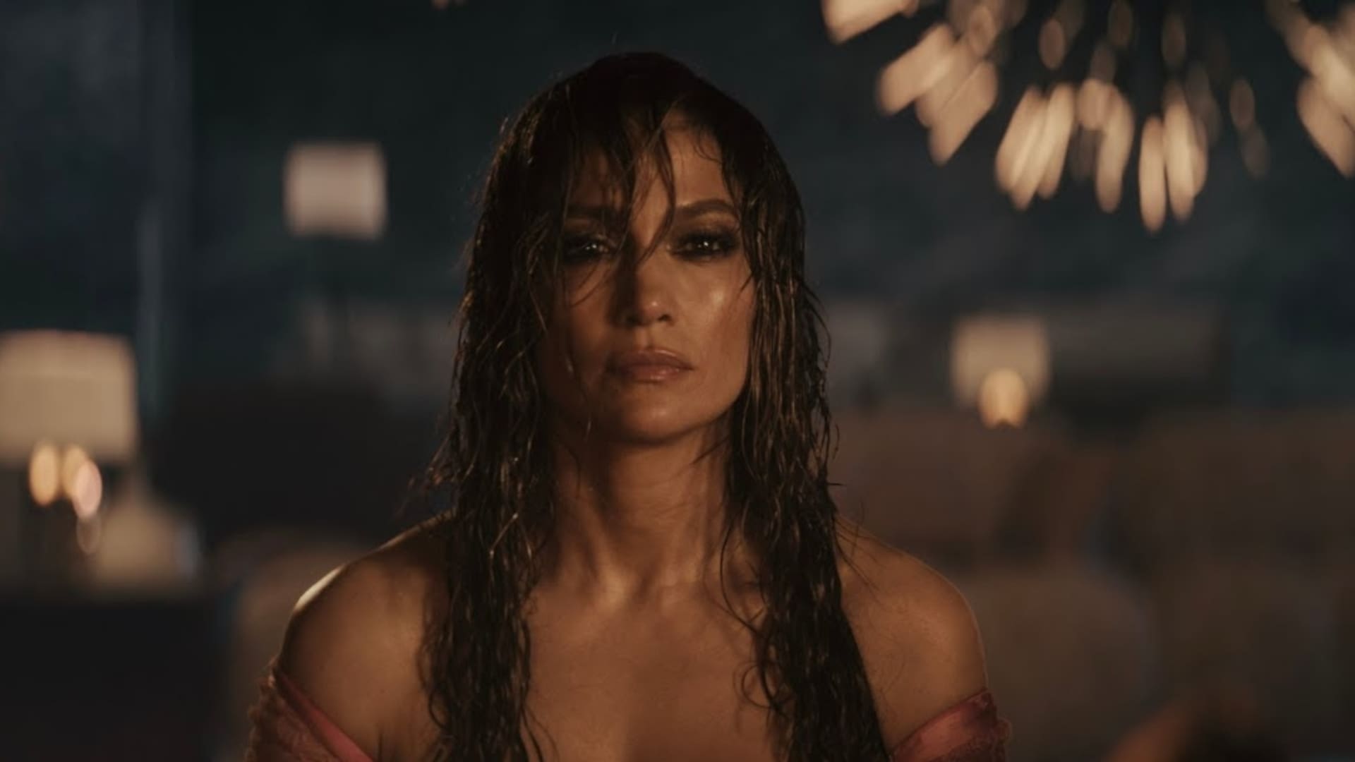 Jennifer Lopez en This Is Me...Now, una secuencia del film autorreferencial disponible en Amazon Prime Video