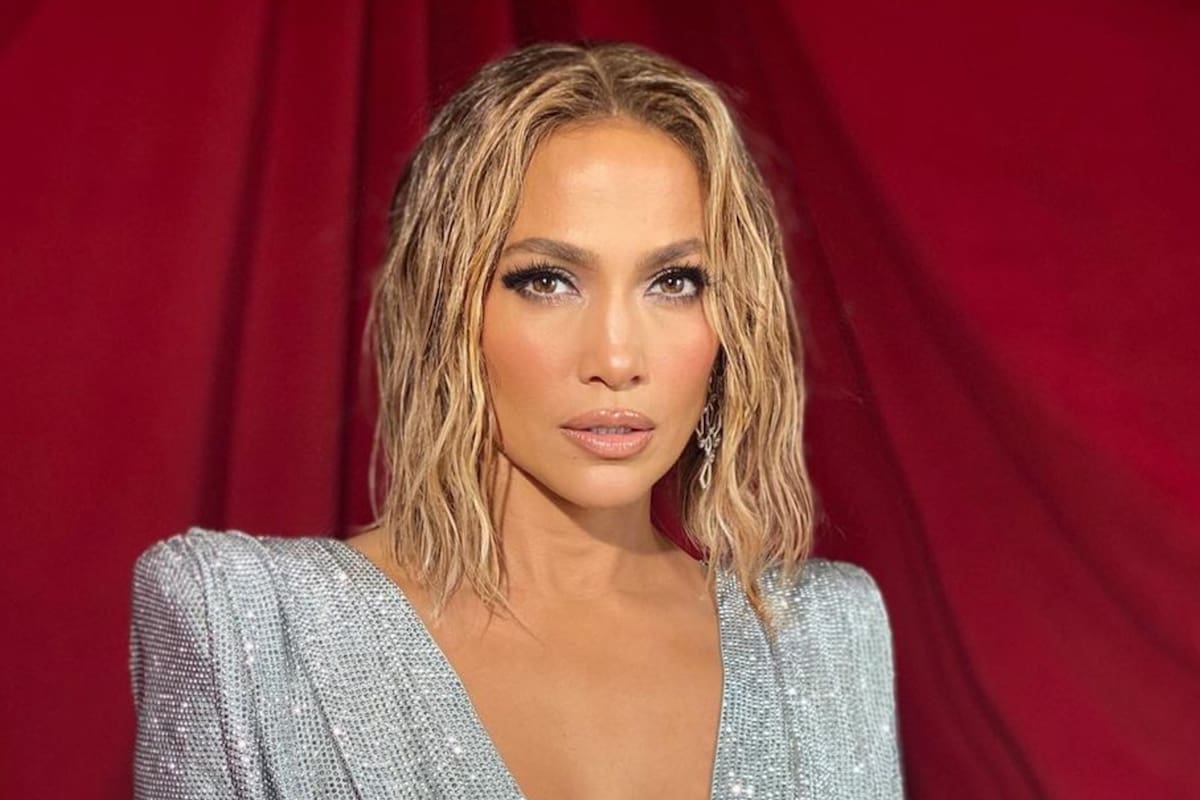 Jennifer López no toleró una crítica y le respondió a una seguidora de Instagram. Imagen: @jlo
