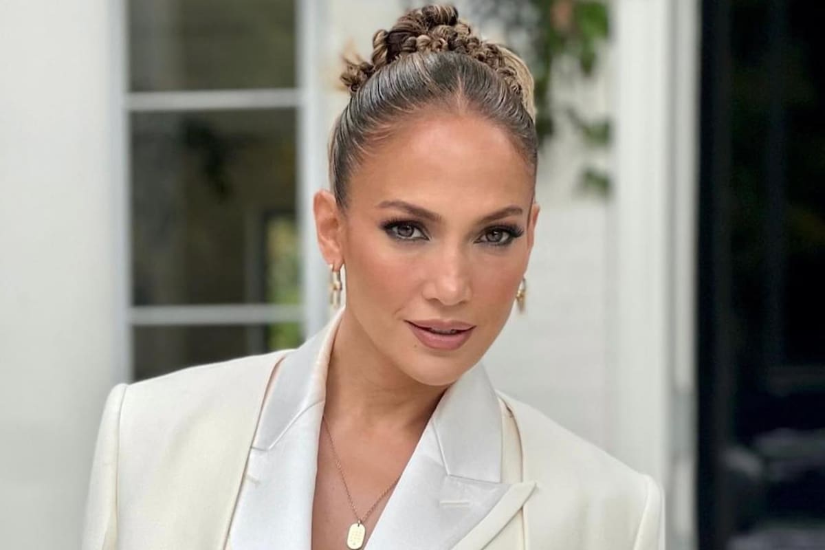Jennifer López se filmó desnuda en el baño de un hotel durante su luna de miel