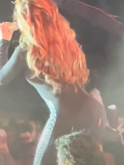 Jennifer Lopez tenía un agujero en la parte trasera de su outfit