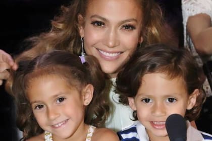 Jennifer Lopez y Marc Anthony son padres de gemelos, llamados Emme y Max