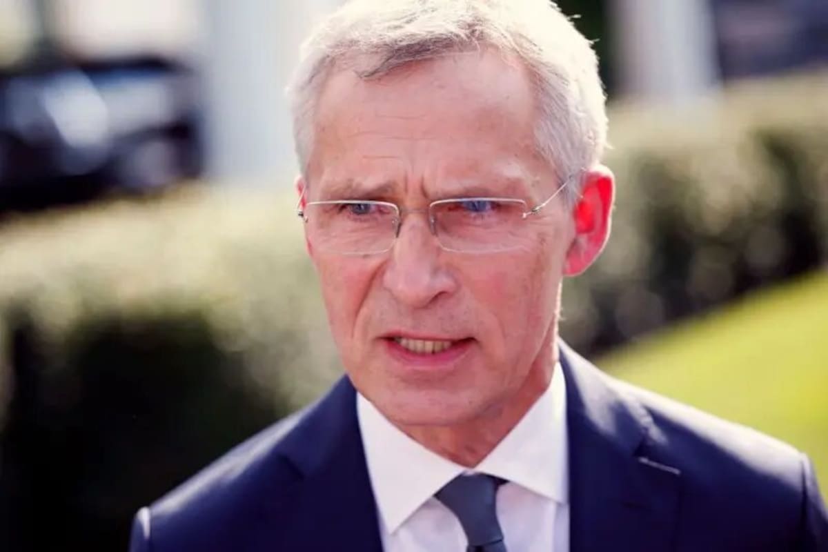 Jens Stoltenberg advirtió de posibles sanciones a China