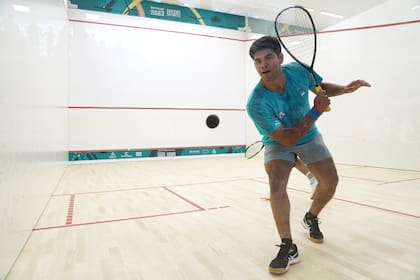 Jeremías Azaña, uno de los integrantes del equipo masculino de squash, buscará la medalla de oro en el último día de competencia