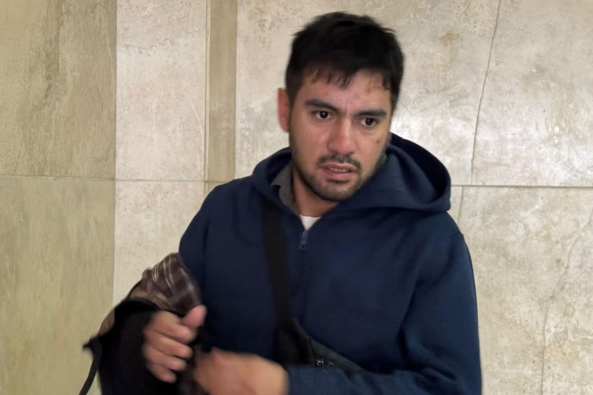 Jeremías Cantero en Comodoro Py, en la antesala de su declaración indagatoria en el juzgado de Casanello