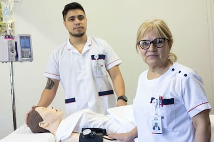 Jeremías debió superar muchos prejuicios para estudiar Enfermería