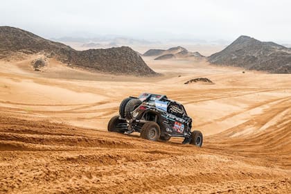 Jeremías González Ferioli desanda las dunas de Arabia Saudita; el cordobés contrajo Covid en diciembre de 2021 y no pudo viajar para participar en la carrera del año pasado