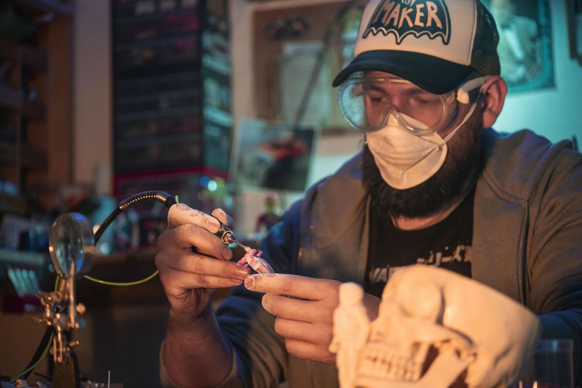 Jeremías Janikow, creador del universo Kosmo Toys, y responsable de la unión de un vehículo de Star Wars con un Fiat AT