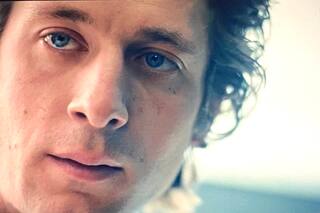 Jeremy Allen White sorprende en la piel de Bruce Springsteen