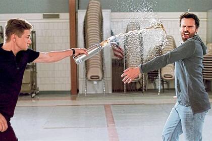 Jeremy Renner y Ed Helms quieren volver a jugar en ¡Te atrapé!, de Jeff Tomsic