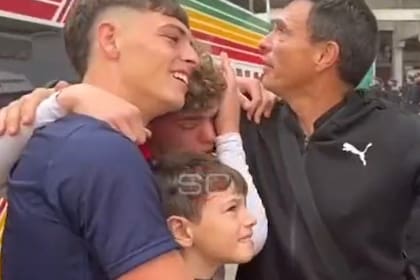 Jerónimo Dómina, delantero de Unión, con la familia y mientras hacía una videollamada con su madre